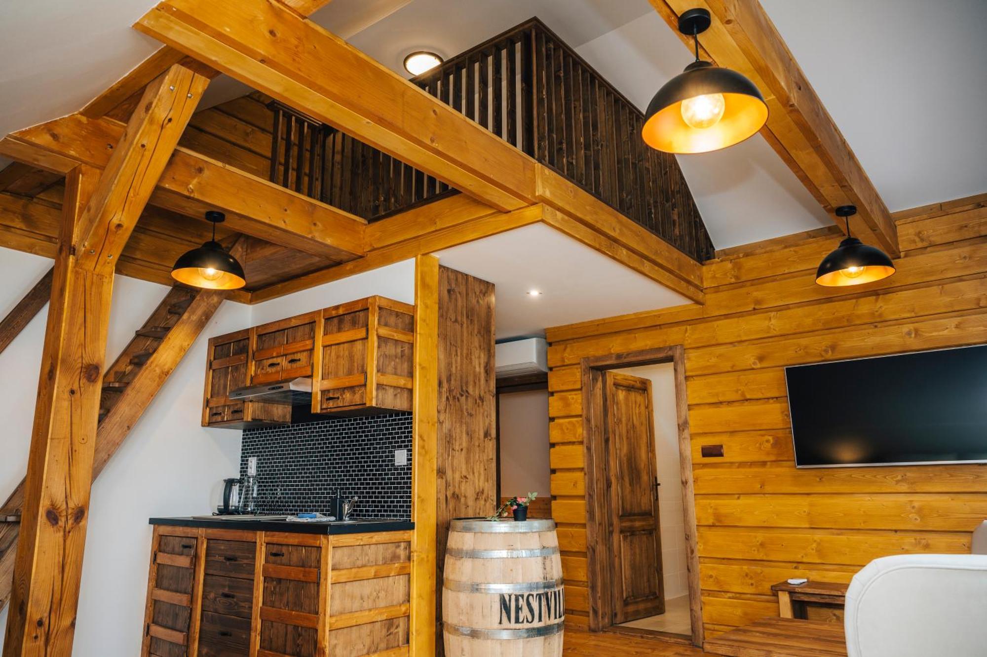 Nestville Apartments Hniezdne ภายนอก รูปภาพ